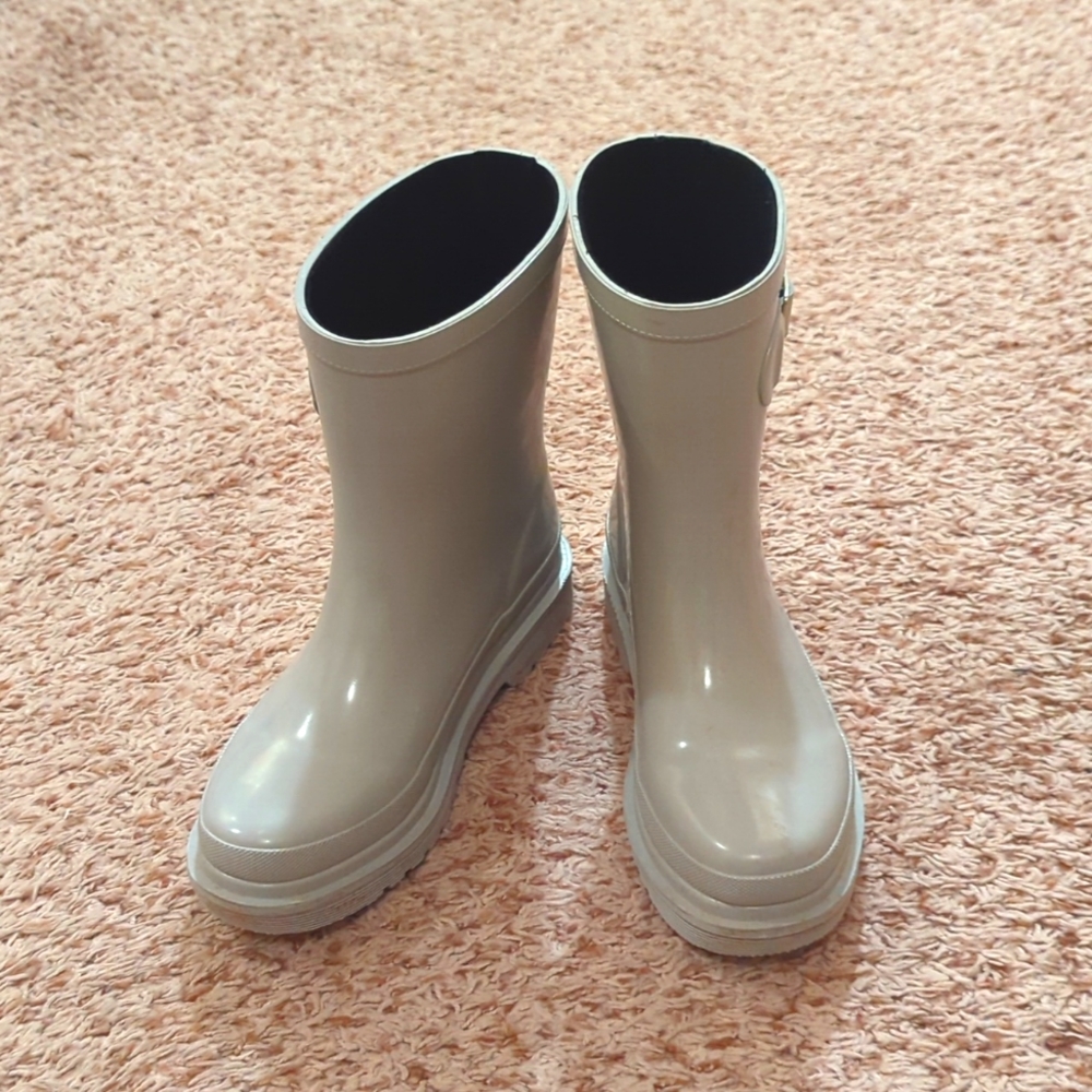 Rainboots